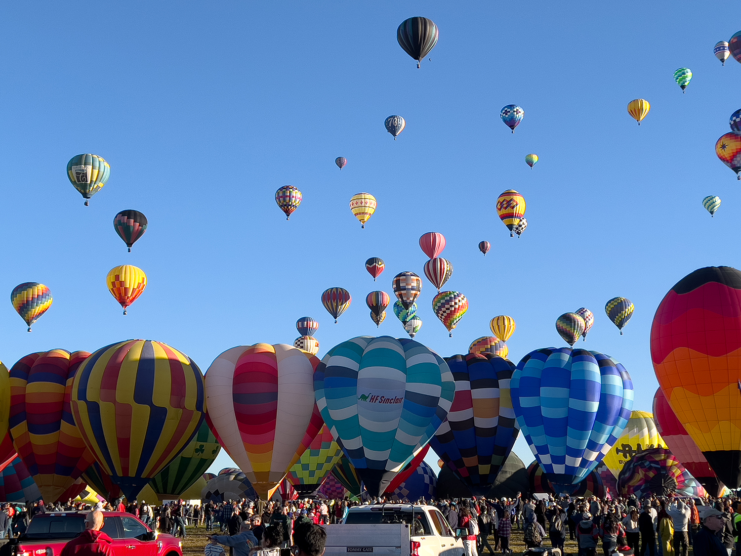 15 Balloons in Air 4611